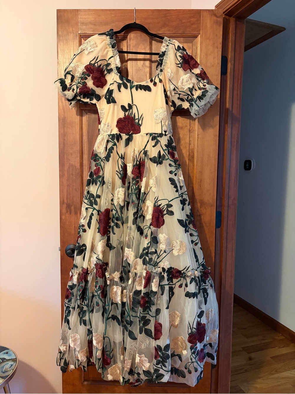 Ivy City Amora Floral Puff-Sleeve Maxi Dress in Blush Size Medium - Picture 2 of 6